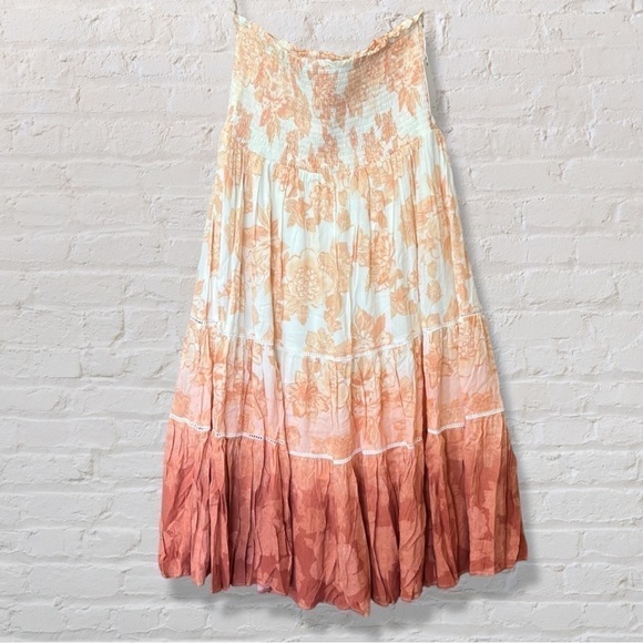 A Collective Story Odette Smocked Convertible Midi Dress / Maxi Skirt - Picture 4 of 9